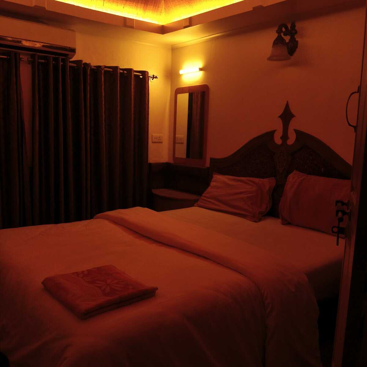 Karthik Houseboat 5