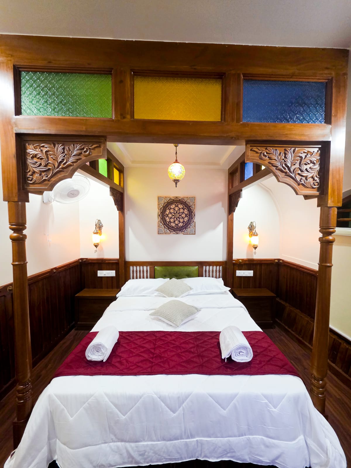 Spacious upper deck seating area for Kerala backwater sightseeing