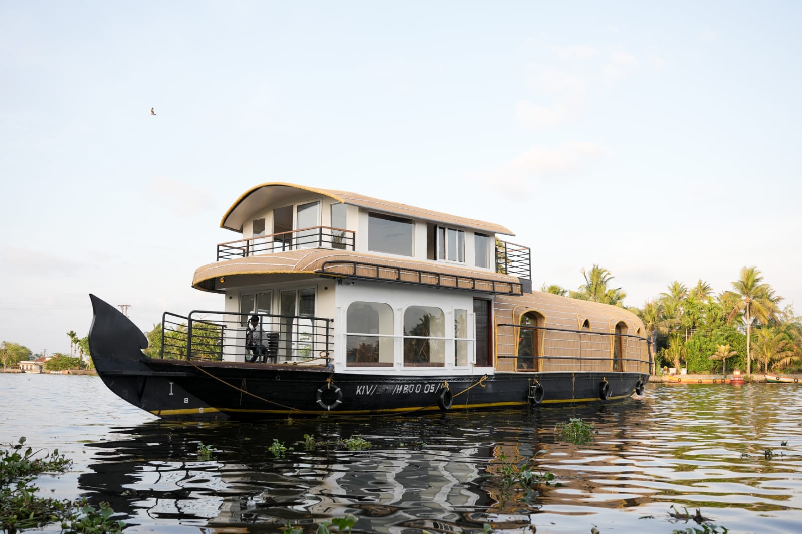 Premium 2 Bedroom Houseboat