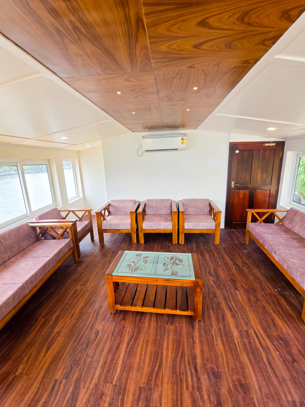 Modern and hygienic bathroom amenities on Alappuzha houseboat