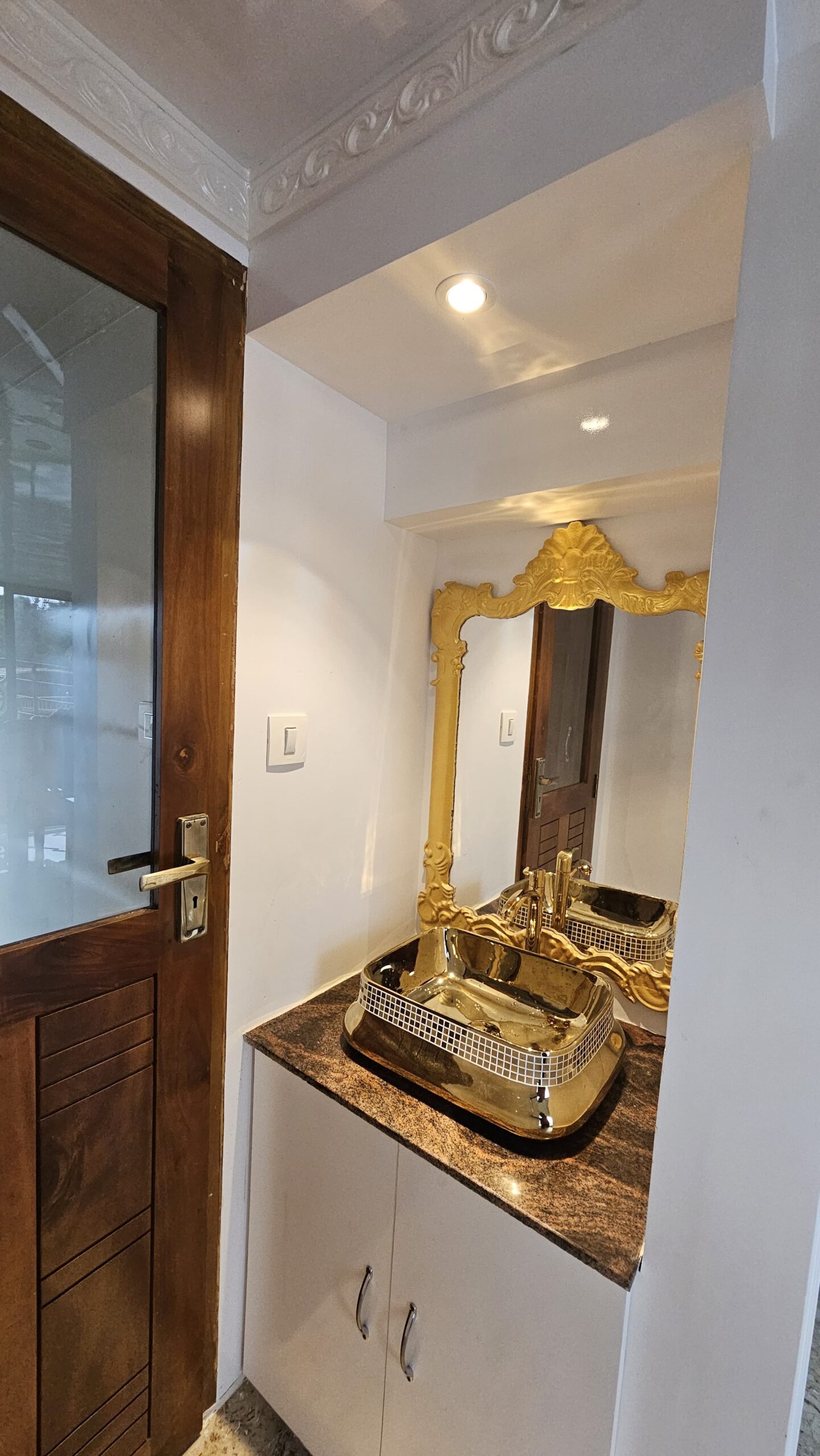 Modern, clean attached bathroom facilities inside luxury houseboat